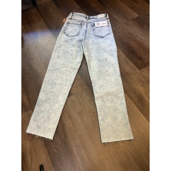 NWT YMI Vintage Dream Womens Jeans Size 9/29 High Rise Ankle Dream Fit Acid Wash - Picture 4 of 5